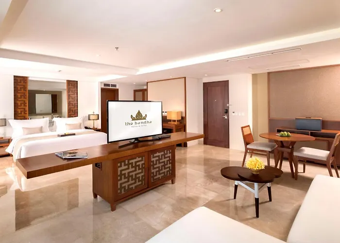 The Bandha & Hotel Legian (Bali)