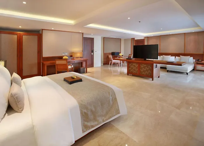 The Bandha & 5*