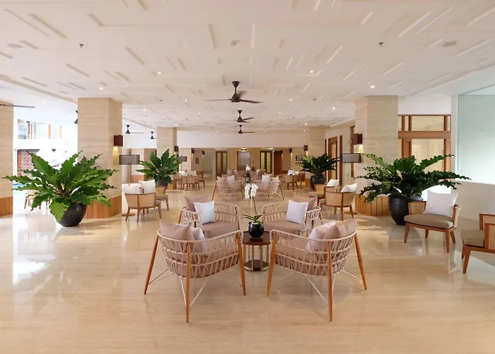 The Bandha & Hotel Legian (Bali)