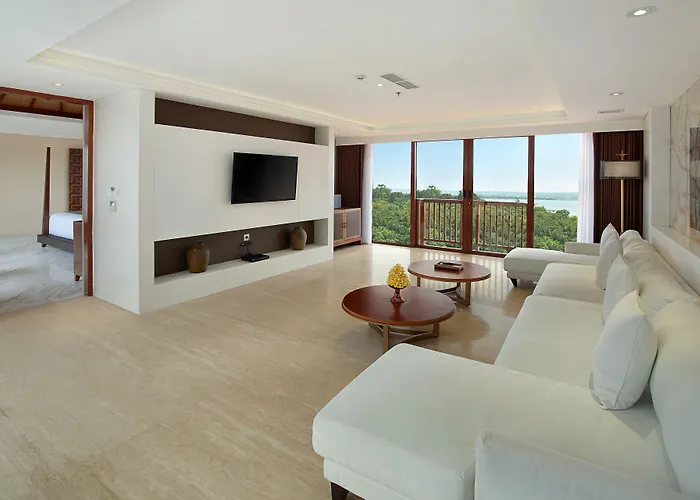 Hotel The Bandha & 5*