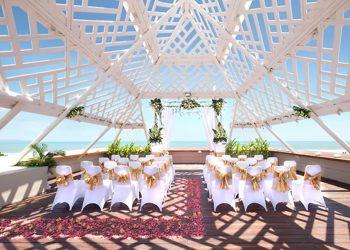 The Bandha & Hotel Legian (Bali)